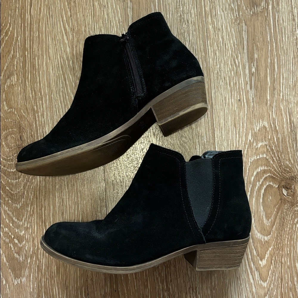 Kensie ‘Garry’ black suede ankle boots/booties, size 8